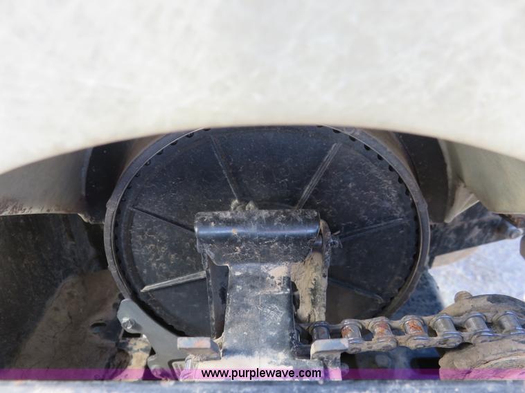 image for item K7083 1998 Kinze 2600 interplant planter