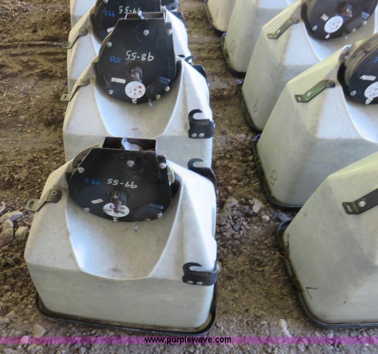 image for item K7083 1998 Kinze 2600 interplant planter