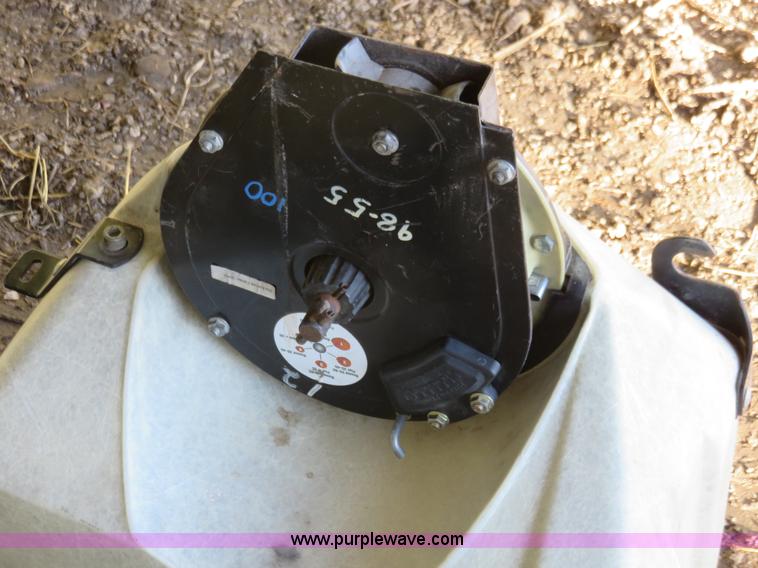 image for item K7083 1998 Kinze 2600 interplant planter
