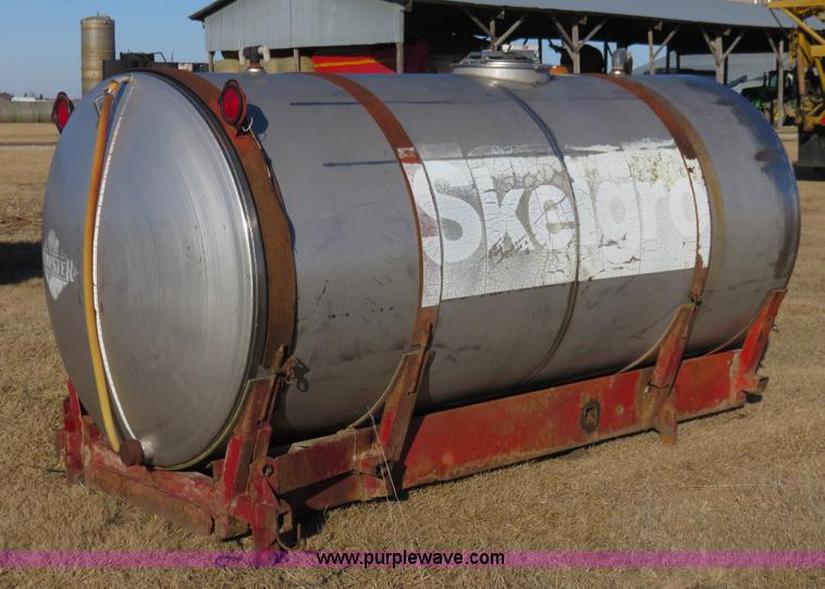 image for item K7207 1,300 gallon stainless steel tank