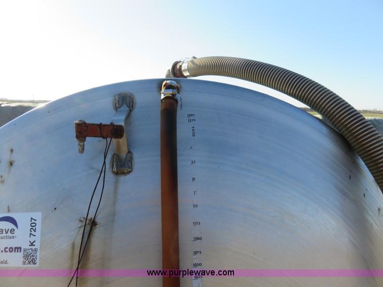 image for item K7207 1,300 gallon stainless steel tank