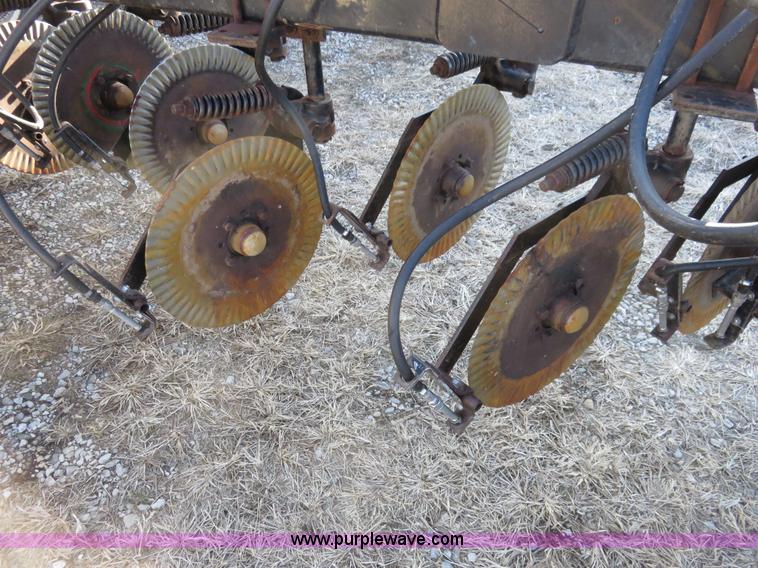 image for item K7208 2006 Dalton DLQHD35 liquid fertilizer applicator