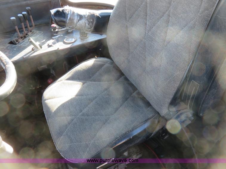 image for item K7209 1990 Ag-Chem TerraGator 1804 self-propelled sprayer