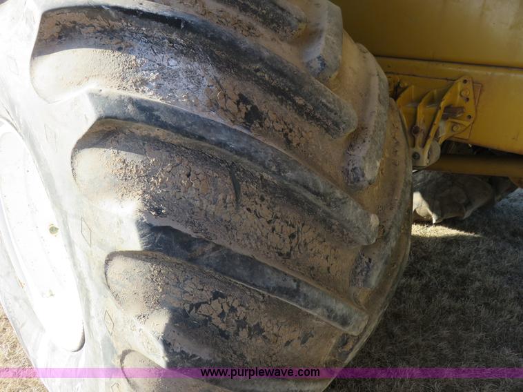 image for item K7209 1990 Ag-Chem TerraGator 1804 self-propelled sprayer