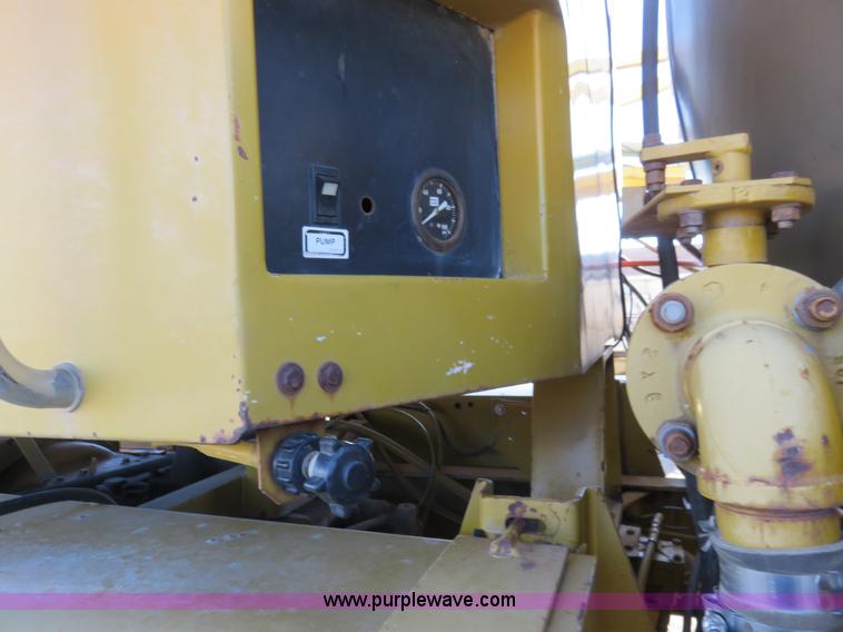 image for item K7209 1990 Ag-Chem TerraGator 1804 self-propelled sprayer