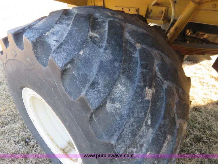 image for item K7209 1990 Ag-Chem TerraGator 1804 self-propelled sprayer