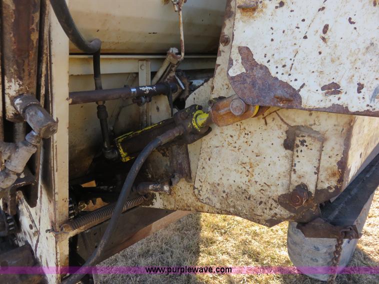 image for item K7212 BJM 600T three auger feed mixer wagon