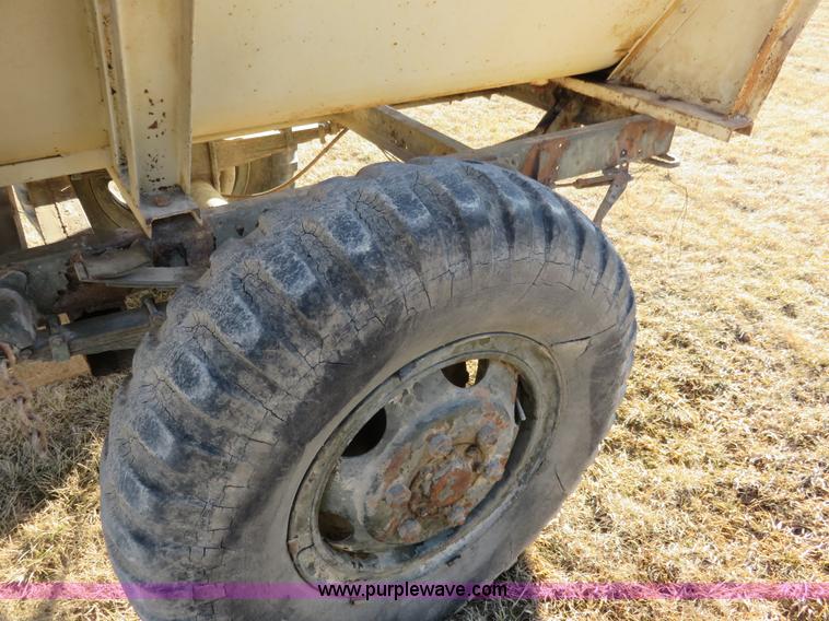 image for item K7212 BJM 600T three auger feed mixer wagon