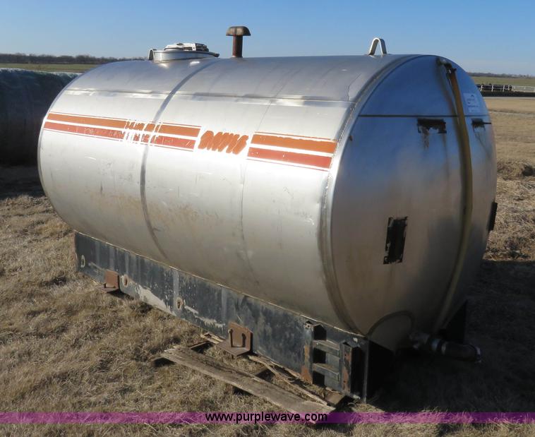 image for item K7213 1,300 gallon stainless steel tank