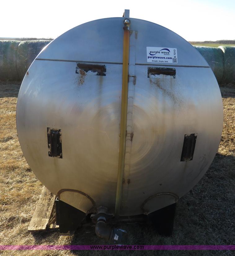 image for item K7213 1,300 gallon stainless steel tank