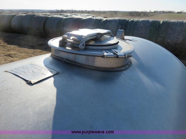 image for item K7213 1,300 gallon stainless steel tank