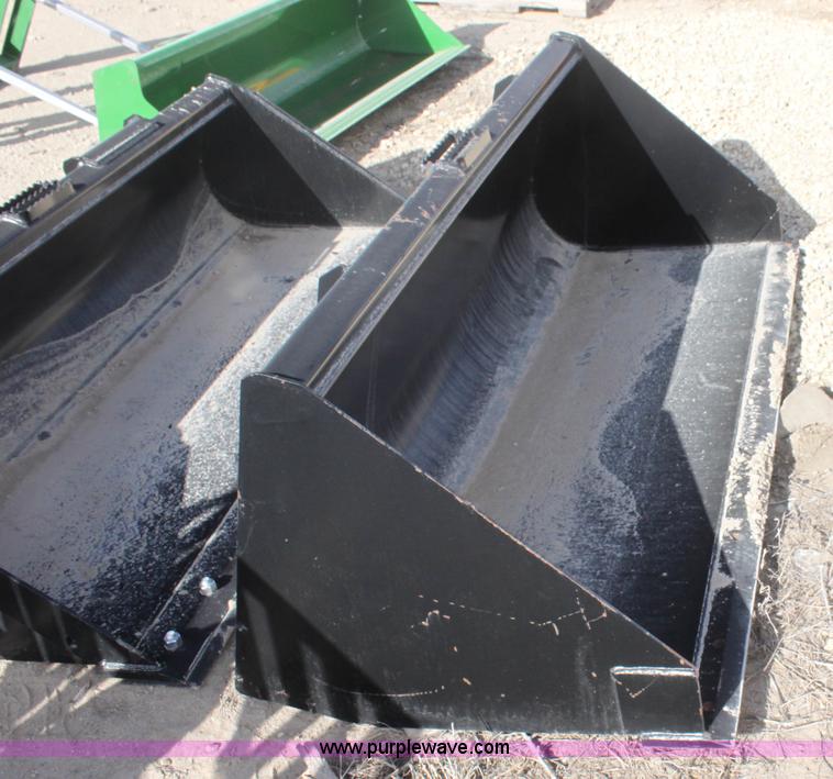 image for item L6518 John Deere Worksite Pro U78HD skid steer bucket