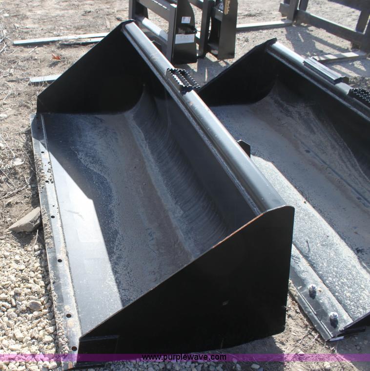 image for item L6518 John Deere Worksite Pro U78HD skid steer bucket