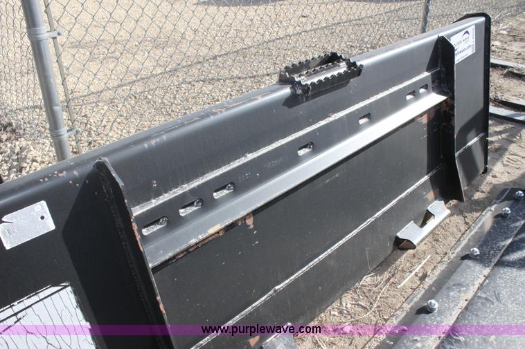 image for item L6518 John Deere Worksite Pro U78HD skid steer bucket