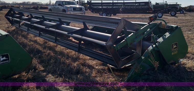 image for item L6520 1993 John Deere 930 rigid head