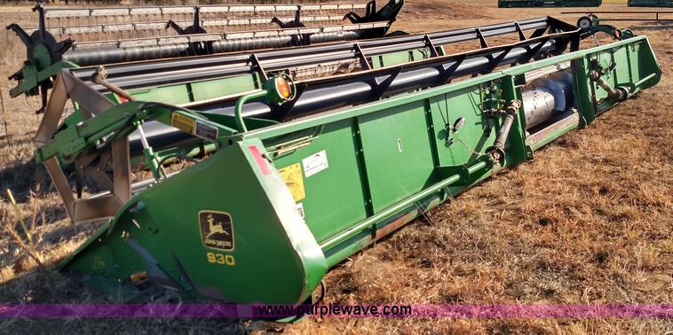 image for item L6520 1993 John Deere 930 rigid head