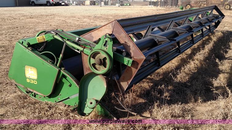 image for item L6520 1993 John Deere 930 rigid head
