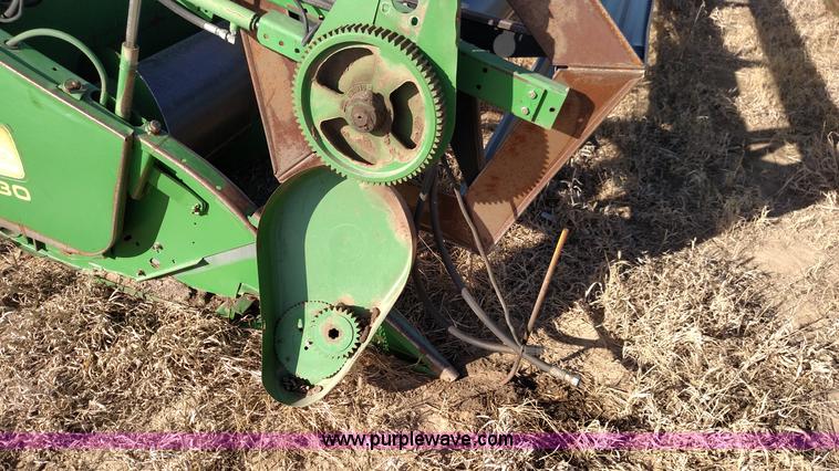 image for item L6520 1993 John Deere 930 rigid head