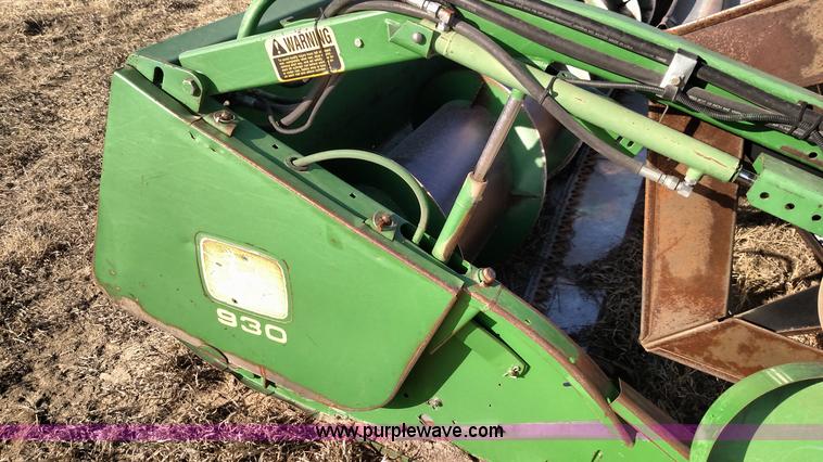 image for item L6520 1993 John Deere 930 rigid head