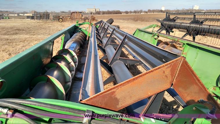 image for item L6520 1993 John Deere 930 rigid head