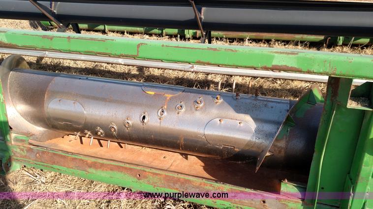 image for item L6520 1993 John Deere 930 rigid head