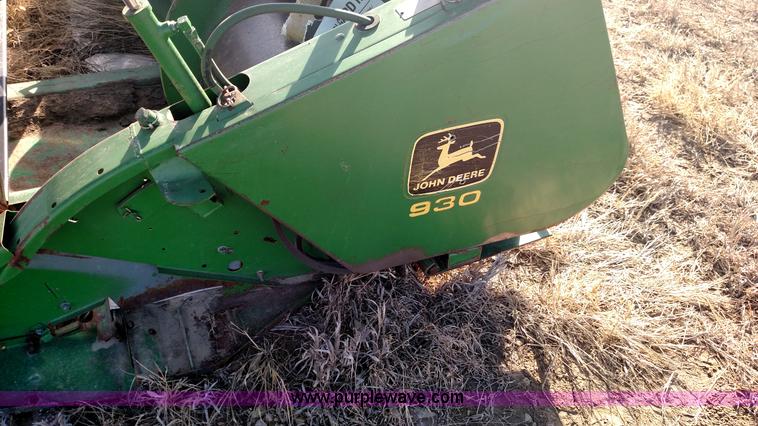image for item L6520 1993 John Deere 930 rigid head