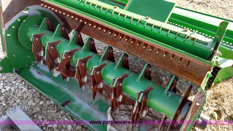 image for item L6522 John Deere straw chopper