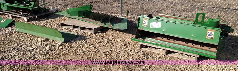 image for item L6523 John Deere straw chopper