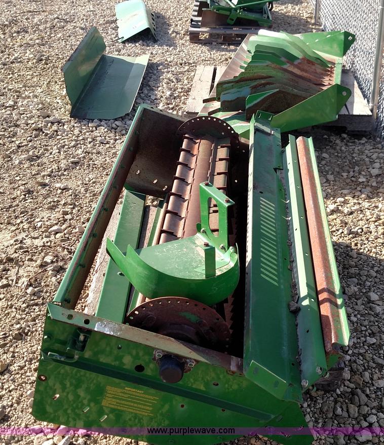 image for item L6523 John Deere straw chopper