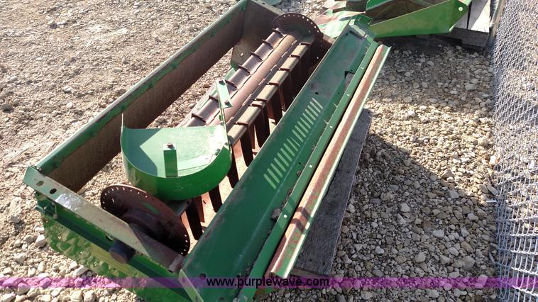 image for item L6523 John Deere straw chopper