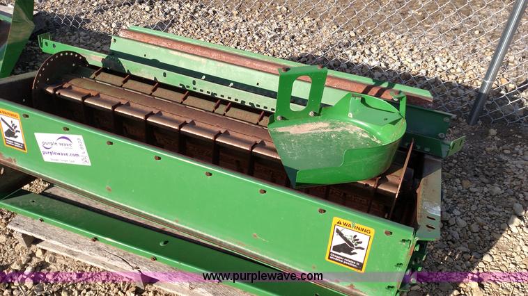 image for item L6523 John Deere straw chopper