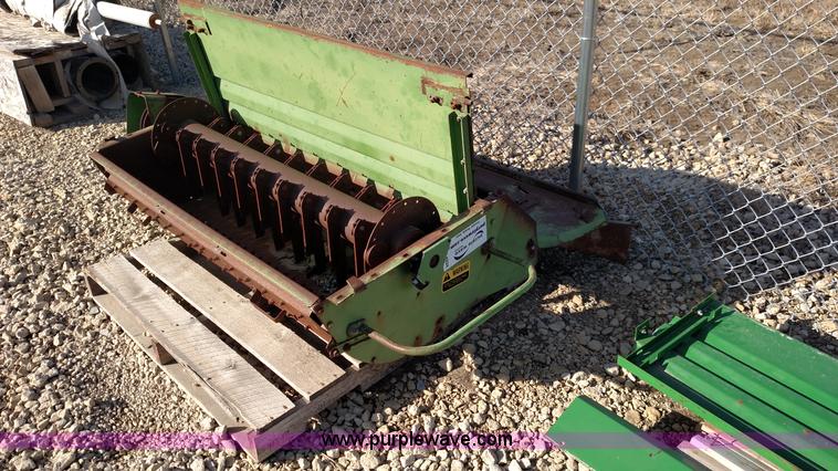 image for item L6524 John Deere straw chopper