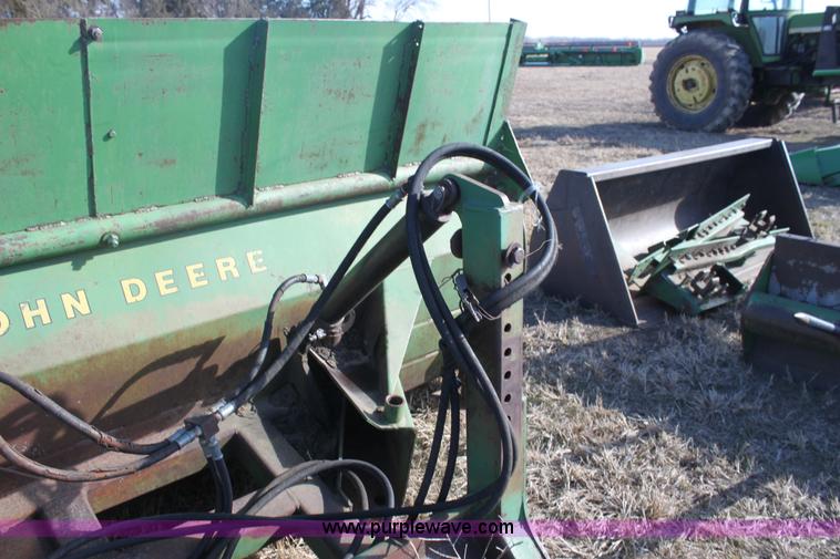 image for item L6525 John Deere 9' dozer blade