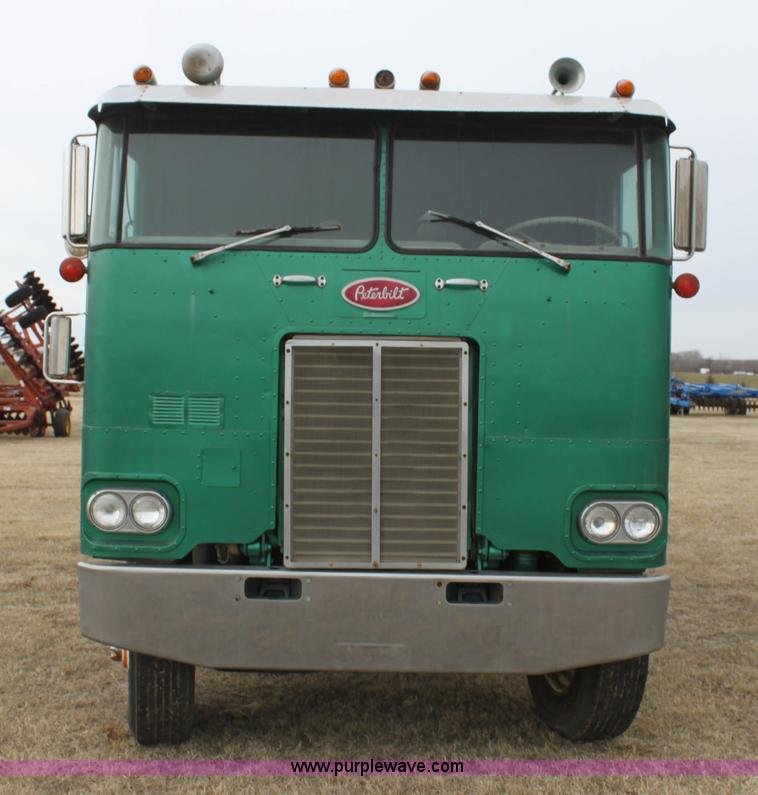 image for item L6545 1974 Peterbilt 352-A semi truck