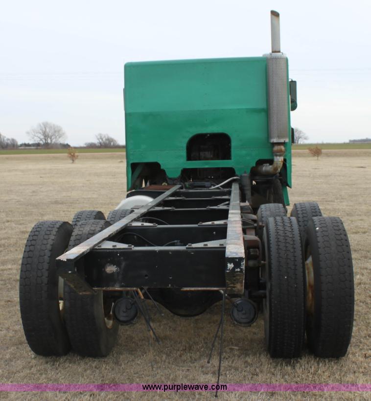 image for item L6545 1974 Peterbilt 352-A semi truck