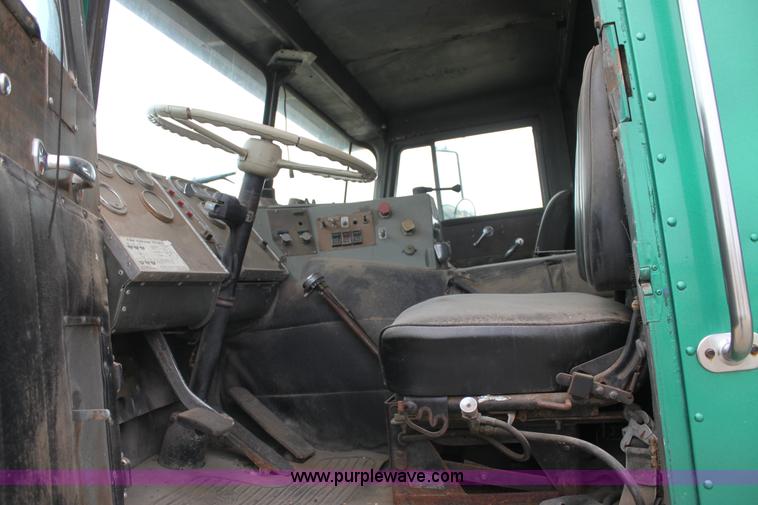 image for item L6545 1974 Peterbilt 352-A semi truck