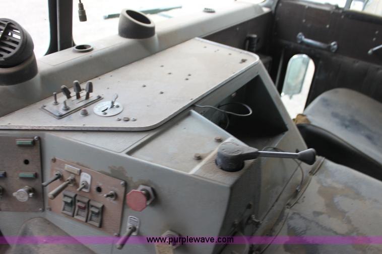 image for item L6545 1974 Peterbilt 352-A semi truck