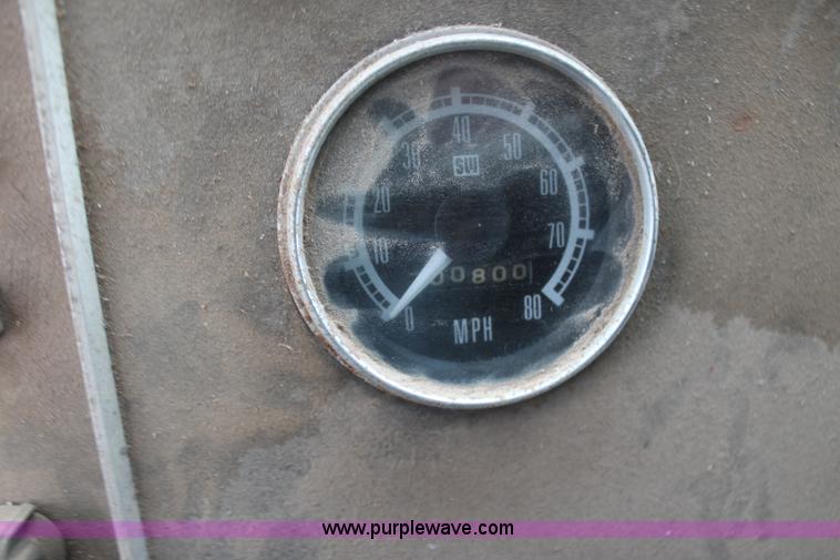 image for item L6545 1974 Peterbilt 352-A semi truck