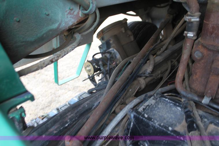 image for item L6545 1974 Peterbilt 352-A semi truck