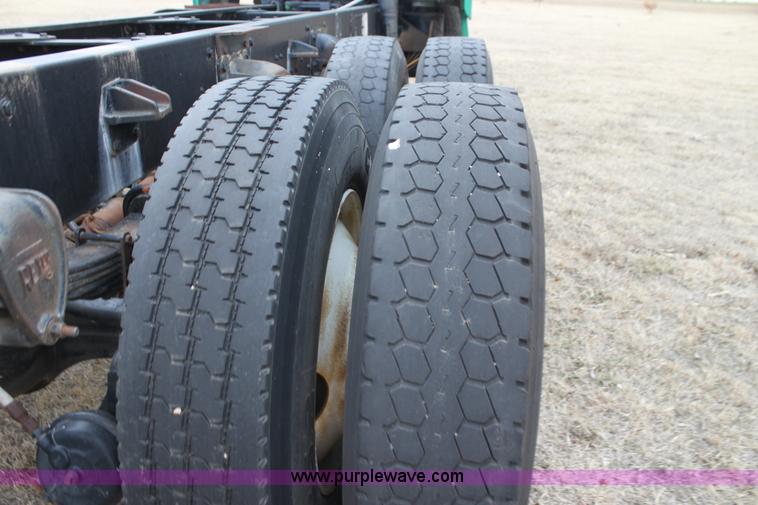 image for item L6545 1974 Peterbilt 352-A semi truck