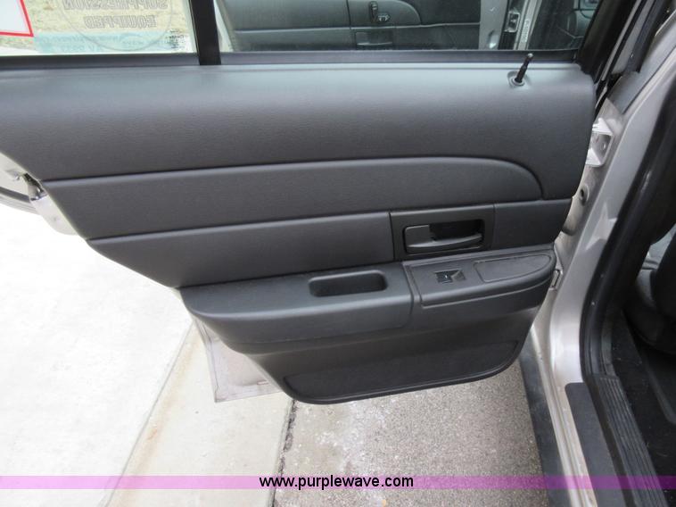 image for item AV9933 2010 Ford Crown Victoria Police Interceptor