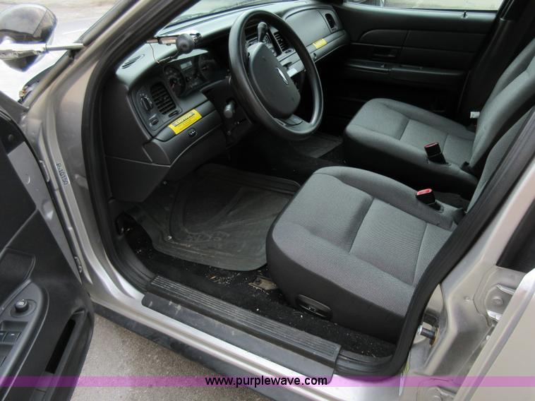 image for item AV9933 2010 Ford Crown Victoria Police Interceptor