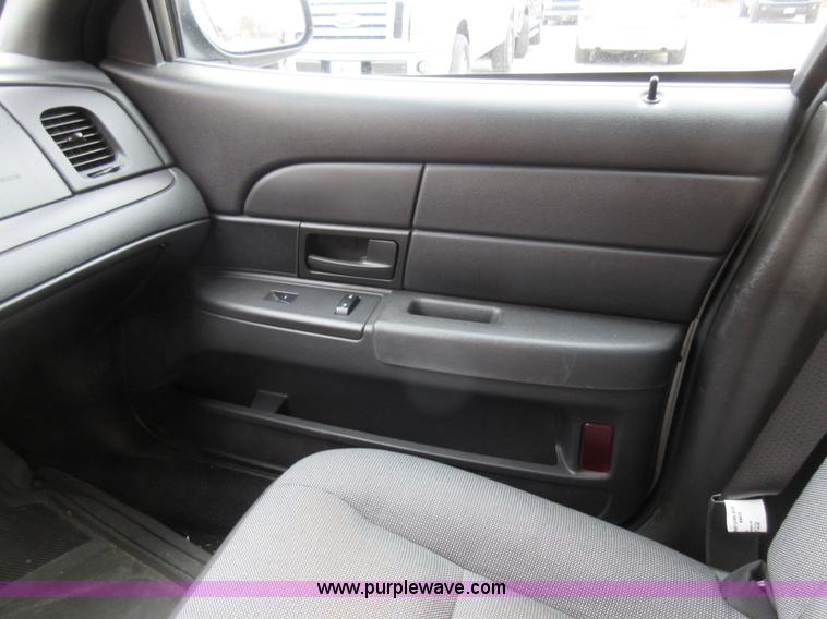 image for item AV9933 2010 Ford Crown Victoria Police Interceptor