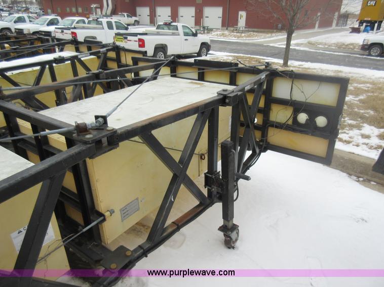 image for item AW9061 Tailgate mounted crash attenuator