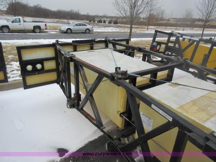 image for item AW9061 Tailgate mounted crash attenuator