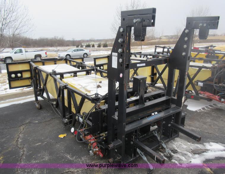 Tailgate mounted crash attenuator in Lee's Summit, MO Item AW9063