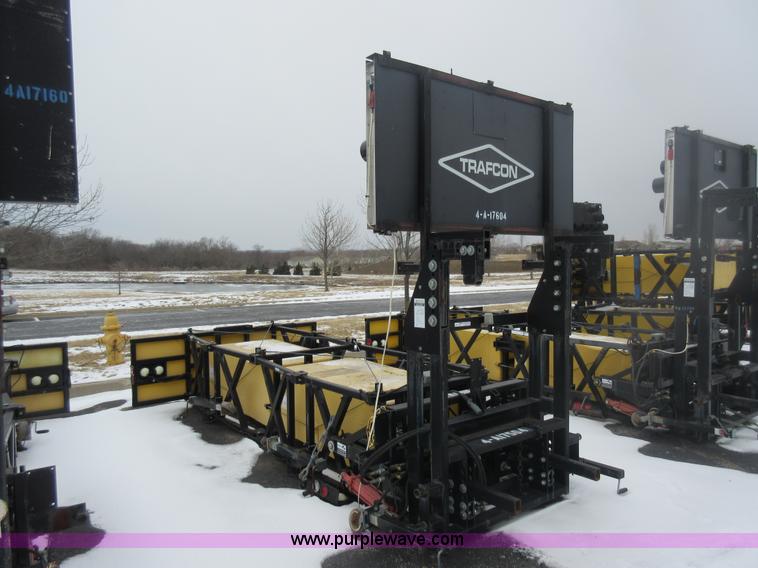 Tailgate mounted crash attenuator in Lee's Summit, MO Item AW9065