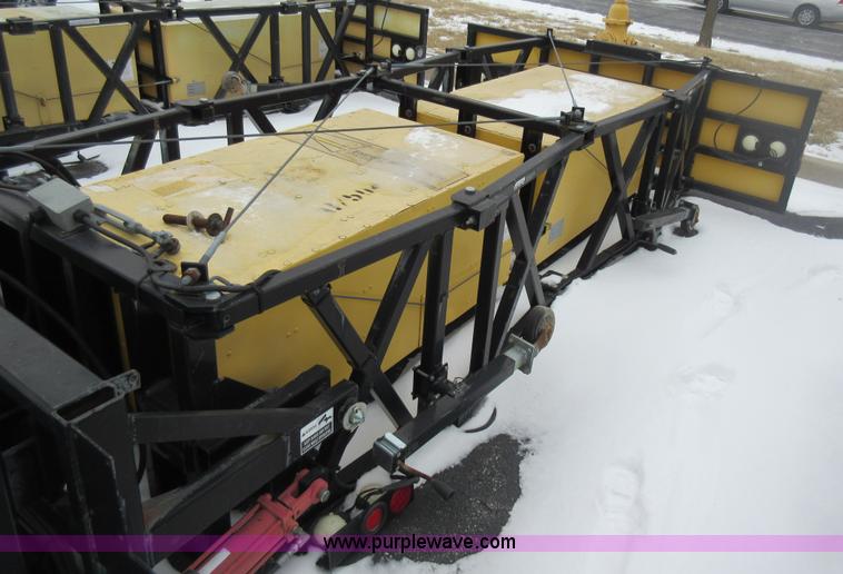 image for item AW9065 Tailgate mounted crash attenuator