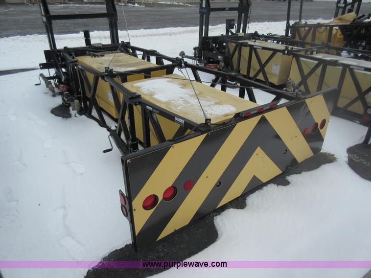 image for item AW9065 Tailgate mounted crash attenuator