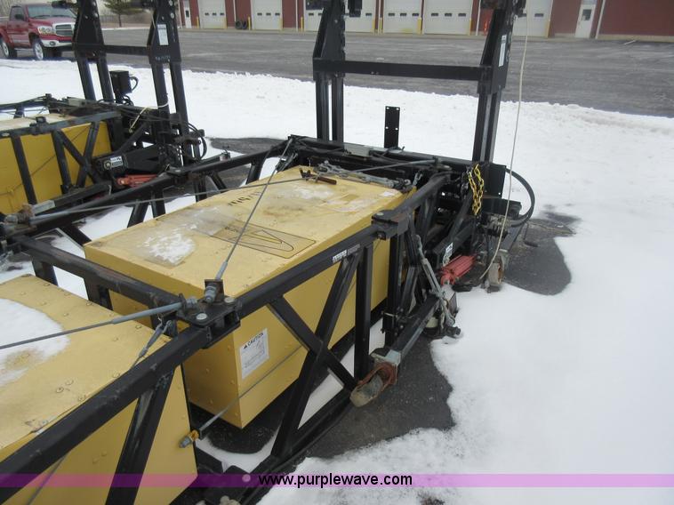 image for item AW9065 Tailgate mounted crash attenuator